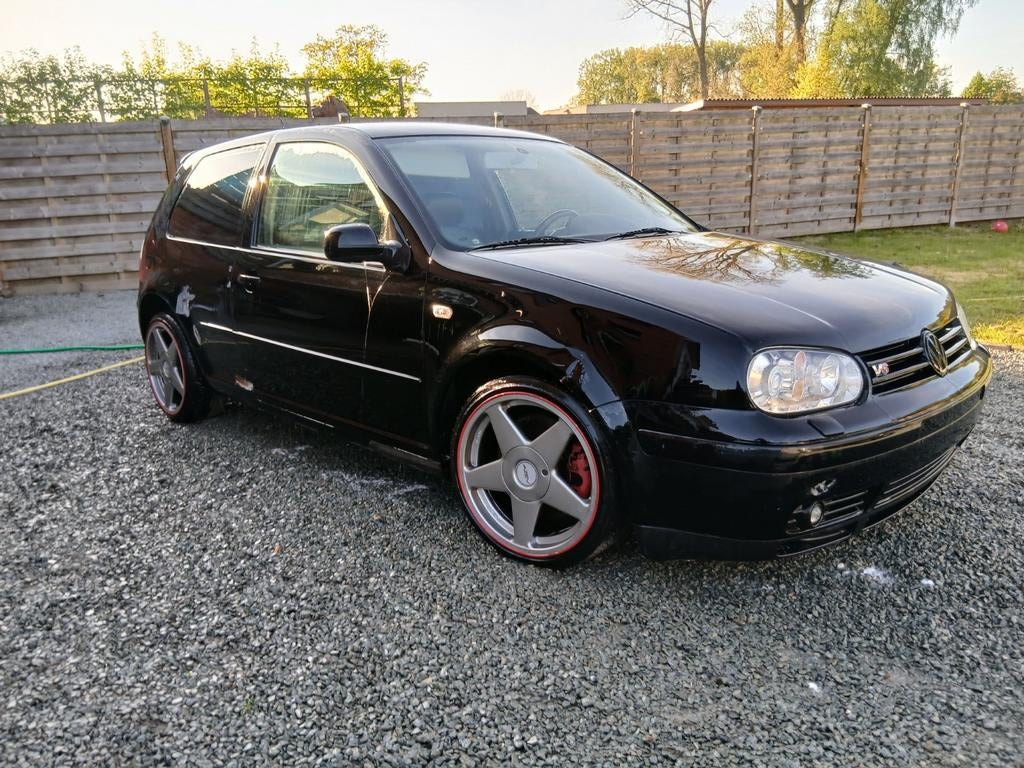 Volkswagen Golf 2.8 V6 150KW 4MOTION 2001 Zwart, Auto's, Zwart, Leder, Trekhaak, Stadsauto