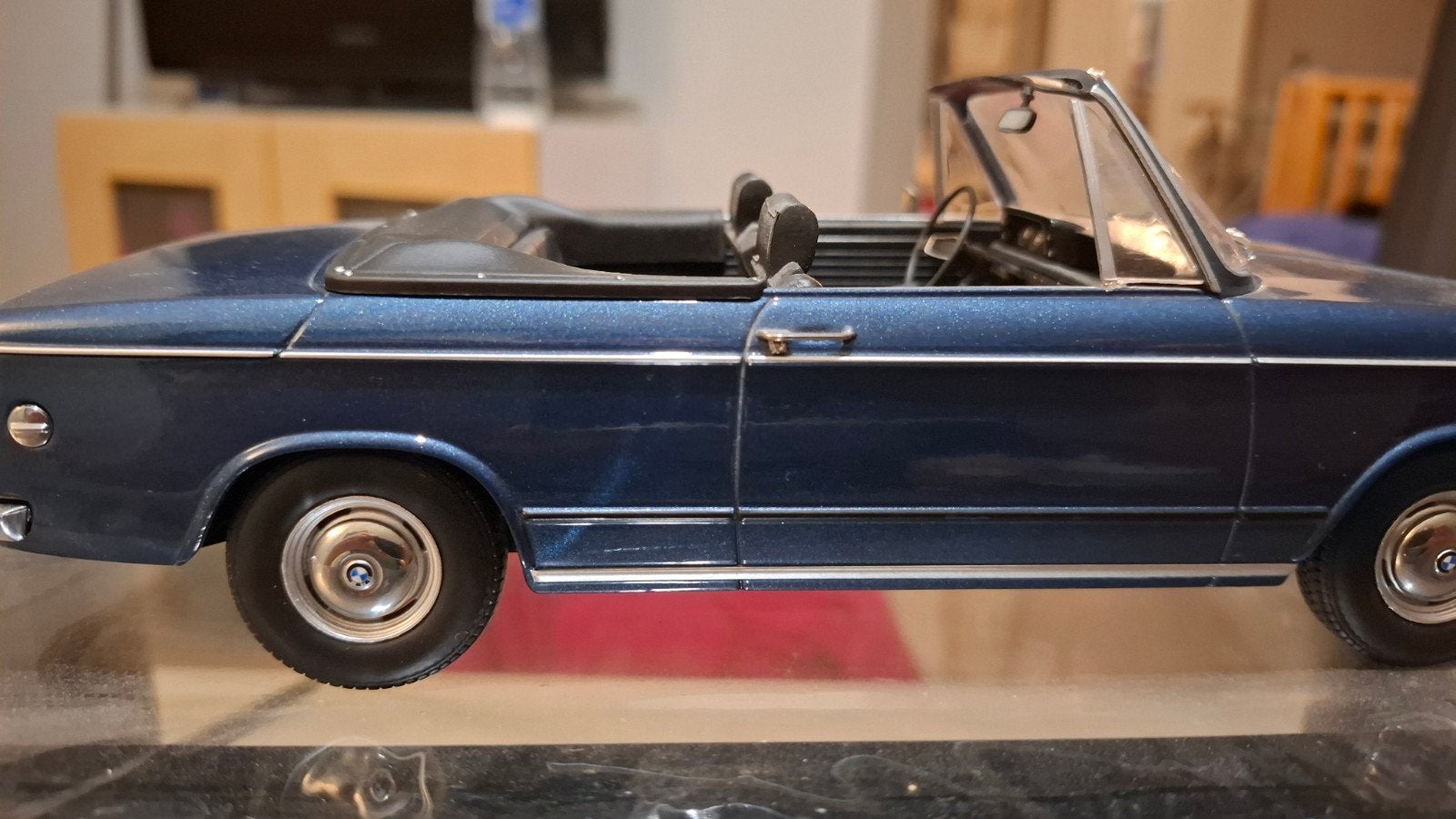 voiture miniature 1 18, Enlèvement ou Envoi, Voiture