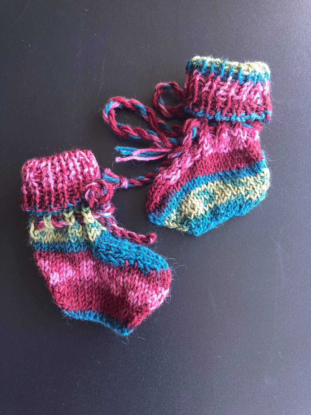 Eerste sokjes, handgemaakt, Kinderen en Baby's, Ophalen of Verzenden, Zo goed als nieuw, Sokjes