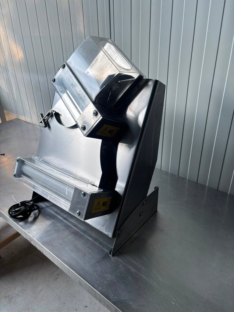Pizzadeegroller / Deeguitrolmachine Dubbele Rol 230V, Ophalen, Zo goed als nieuw
