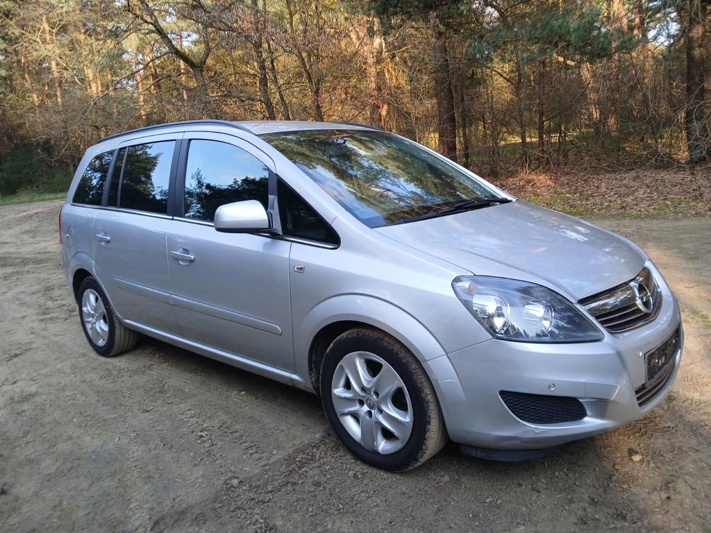 Opel Zafira 1600 benzine 7 plaatsen, Voorwielaandrijving, 4 cilinders, 1600 cc, 7 zetels