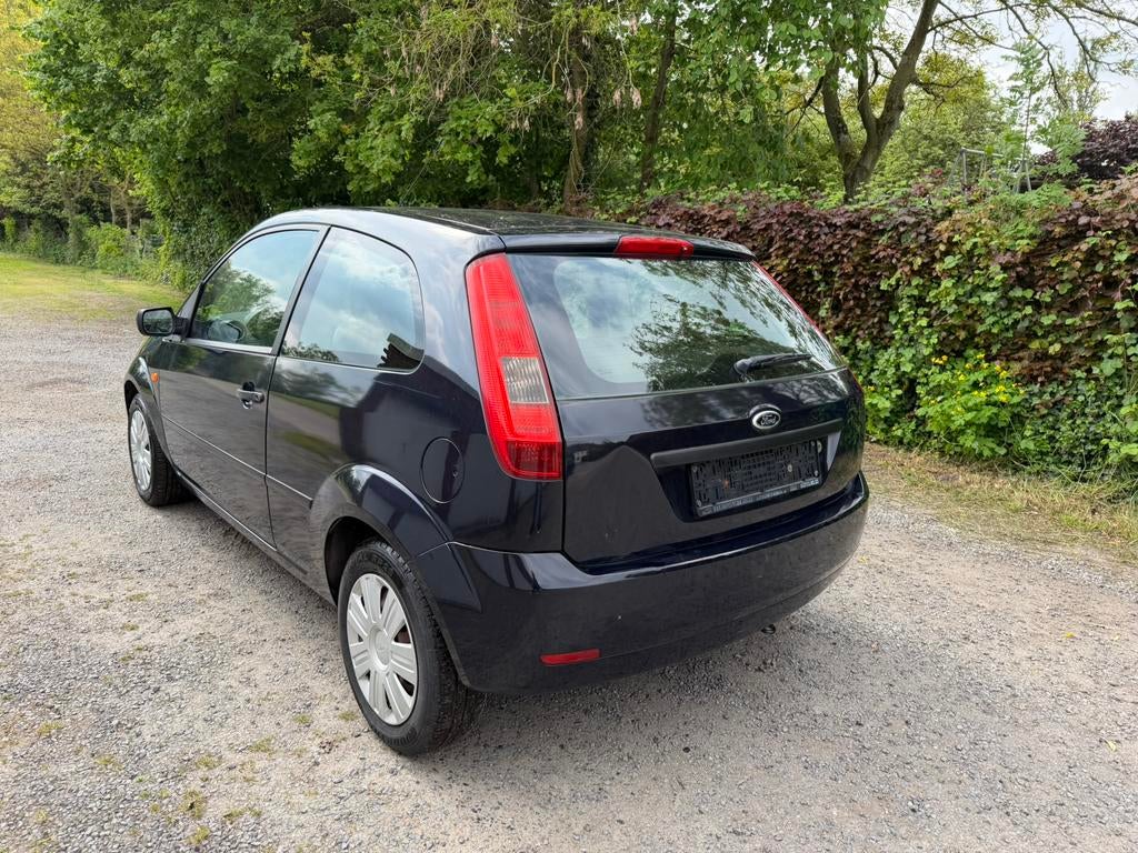 Ford Fiesta 1.3 benzine 51 Kw,Bj 11/2004,Euro 4, Auto's, Voorwielaandrijving, Stof, Blauw, Grijs