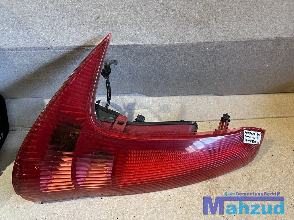 PEUGEOT 206 SW Station Links achterlicht 2002-2007, Auto-onderdelen, Taurusavenue 1
2132 LS  Hoofddorp, NL, Gebruikt, Contact.group@renault.com