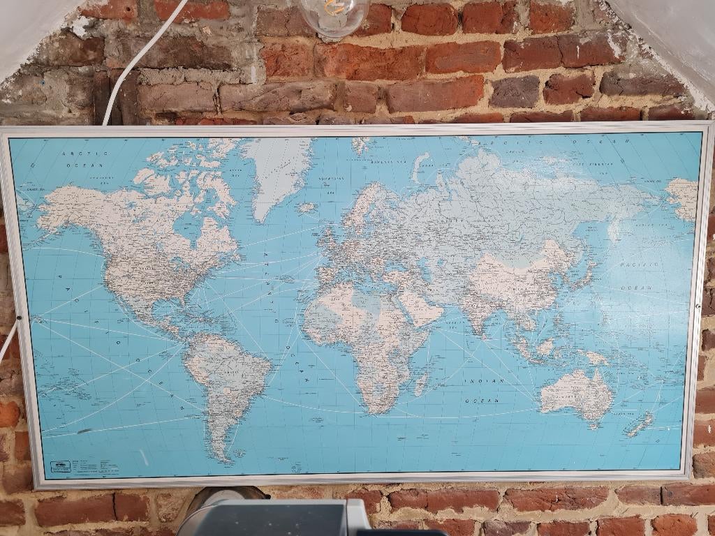 Vintage Grote Wereldkaart (1982), Antiek en Kunst, Antiek | Schoolplaten, Ophalen, Geschiedenis