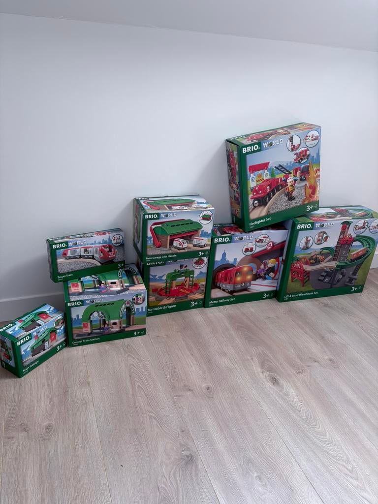 Brio world speelgoed treinstation, Ophalen, Zo goed als nieuw, Rij- of Hobbelspeelgoed
