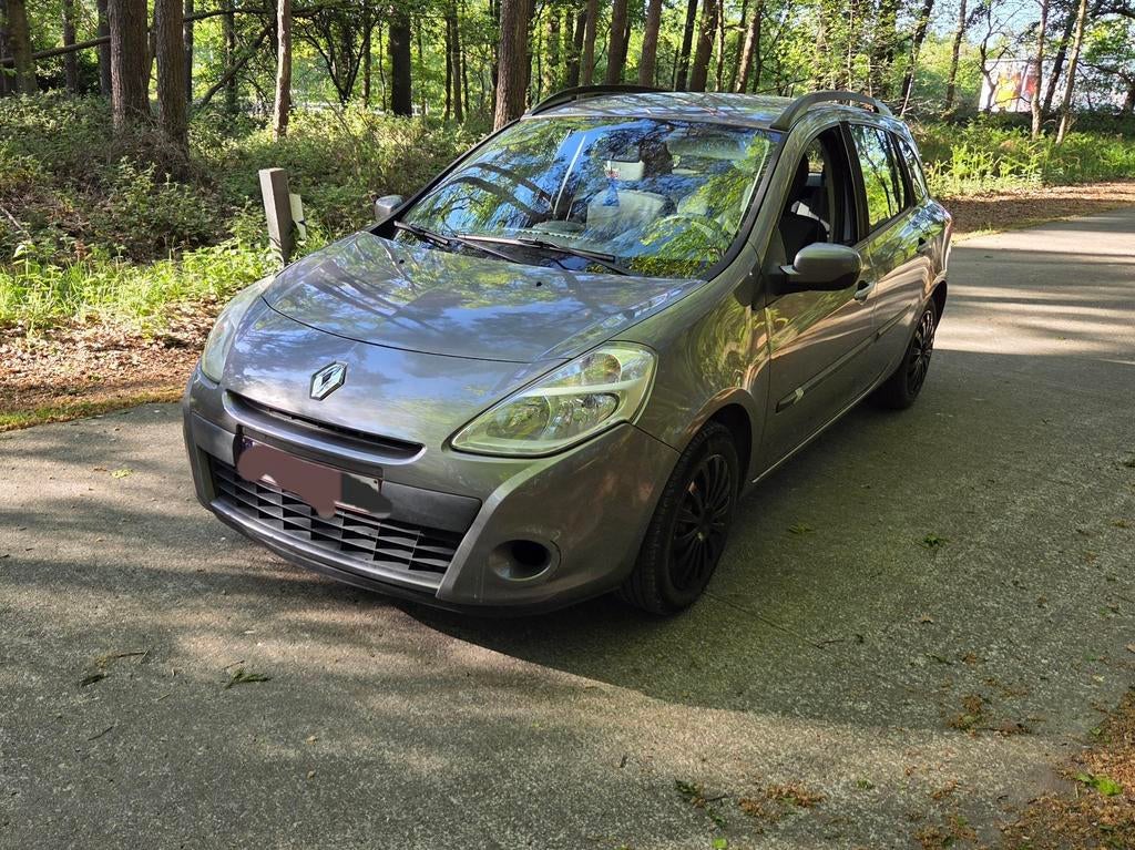 Renault clio, Autos, Achat, Automatique, Particulier, Attache-remorque
