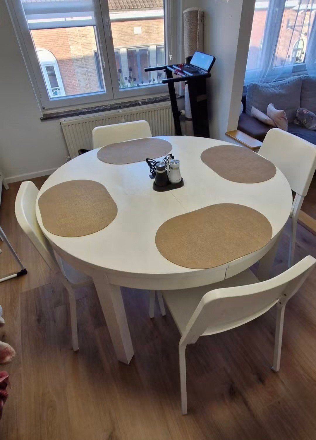 TABLE A MANGER ET 4 CHAISES, Enlèvement, Utilisé, 4 à 6 chaises