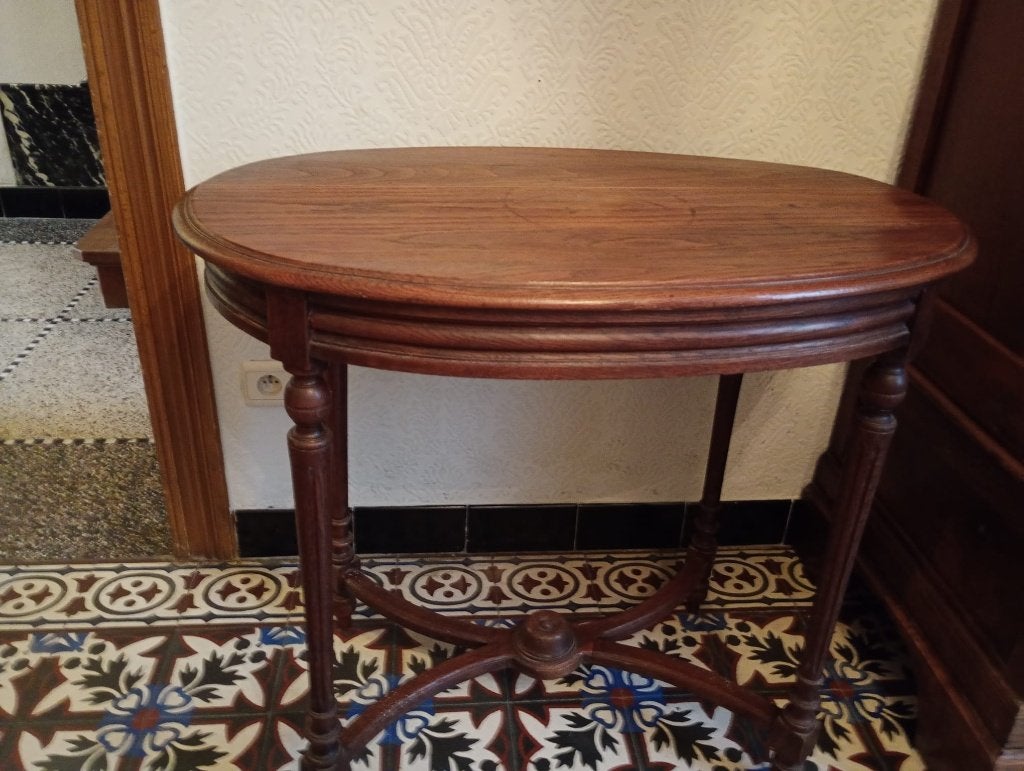 Ovalen hoge salontafel, Ophalen