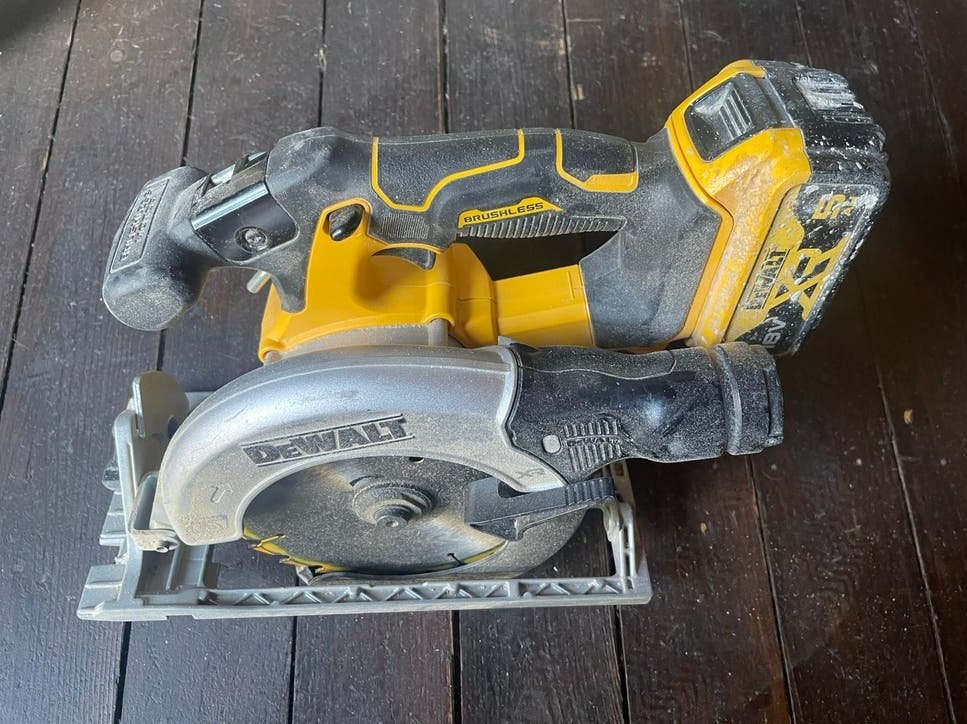 Te koop kleine acu cirkelzaag Dewalt, Ophalen, Gebruikt, Cirkelzaag, Dewalt