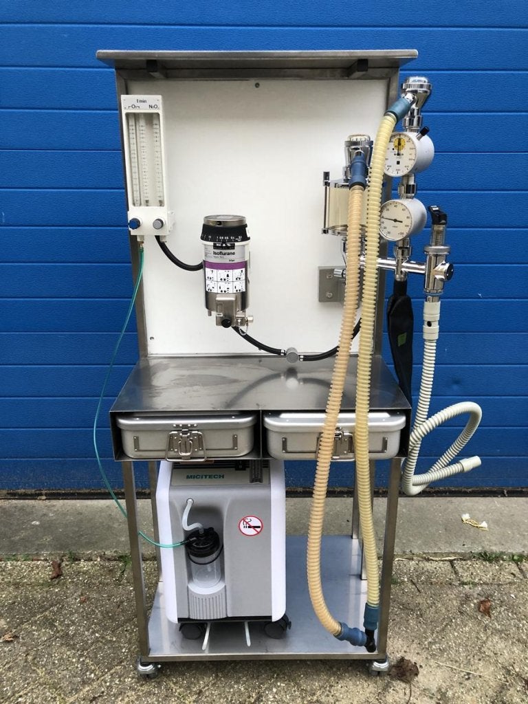 Gas anesthesie toestel verrijdbaar dierenartspraktijk DAP, Divers
