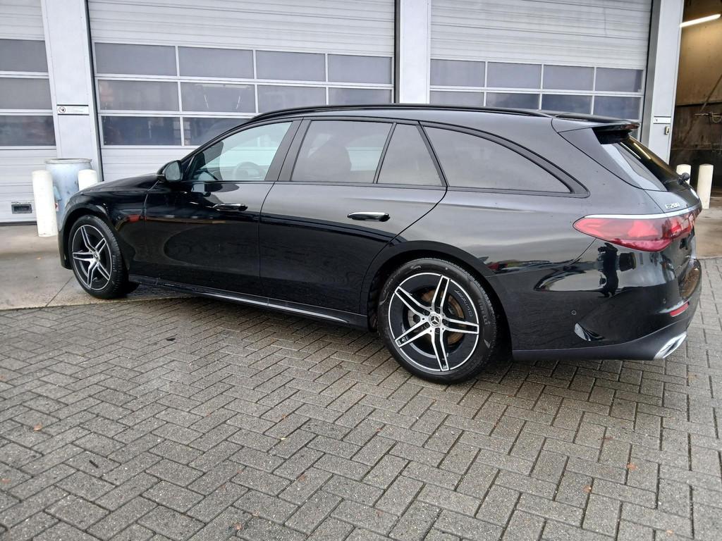 Mercedes-Benz E-Klasse 200 Break AMG Line | Distronic | Verw, Auto's, Gebruikt, 4 cilinders, 1905 kg, Zwart