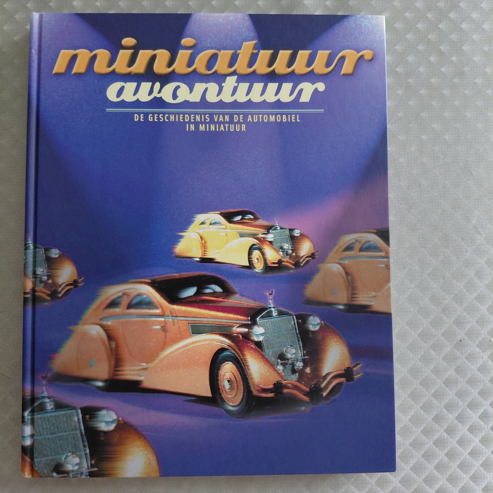 De geschiedenis van de automobiel in miniatuur. Panamarenko, Boeken, Auto's | Boeken, Ophalen