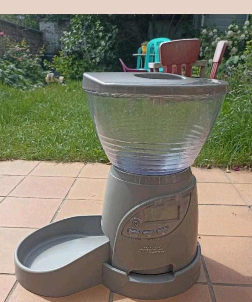 Distributeur croquettes chat ou chien horaire réglable, Enlèvement ou Envoi