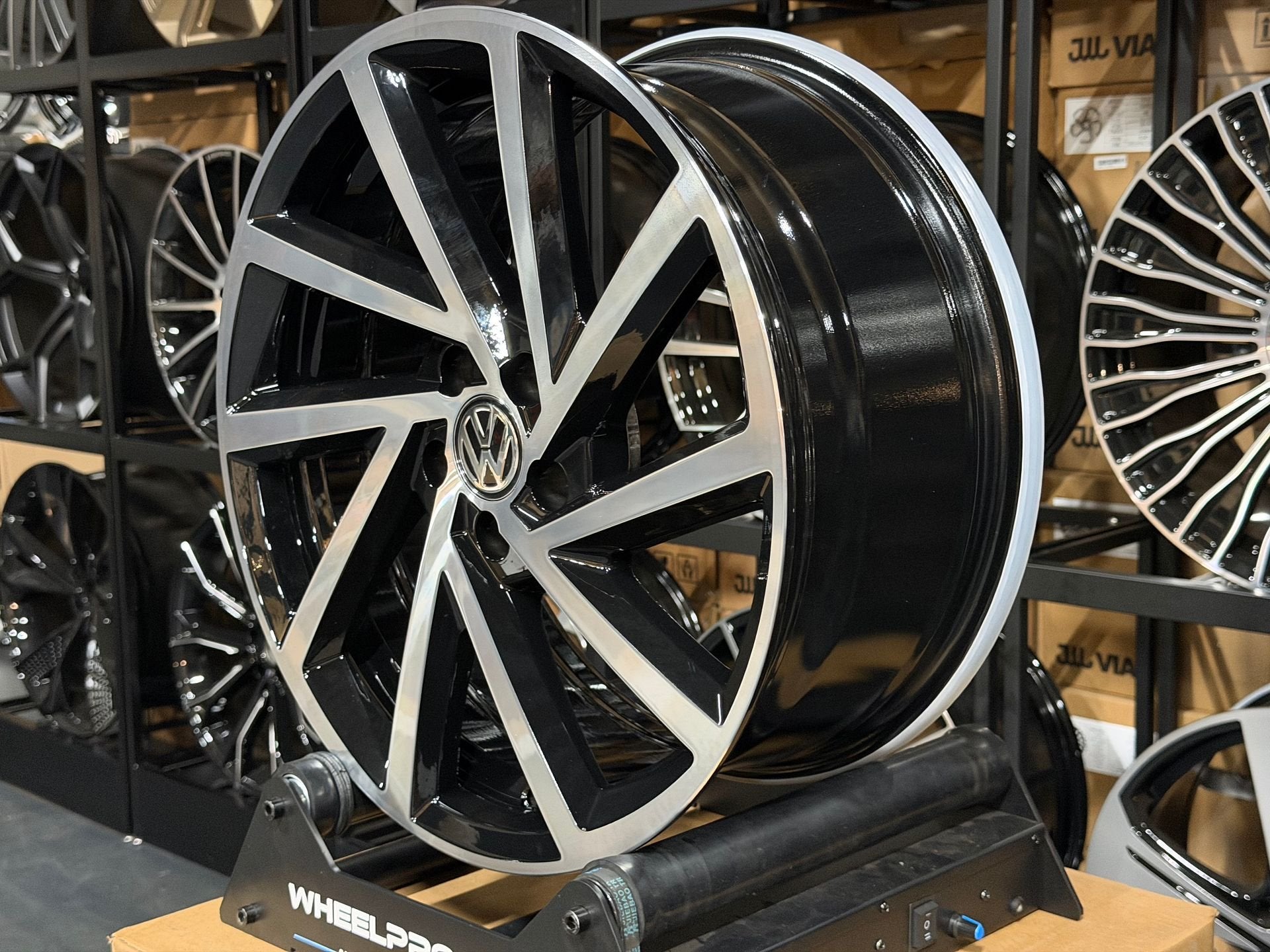17'' Volkswagen SPIELBERG 5X100 Polo 2G AUDI A1 Seat SKODA, Auto-onderdelen, Banden en Velgen, Velg(en), -, -, Nieuw