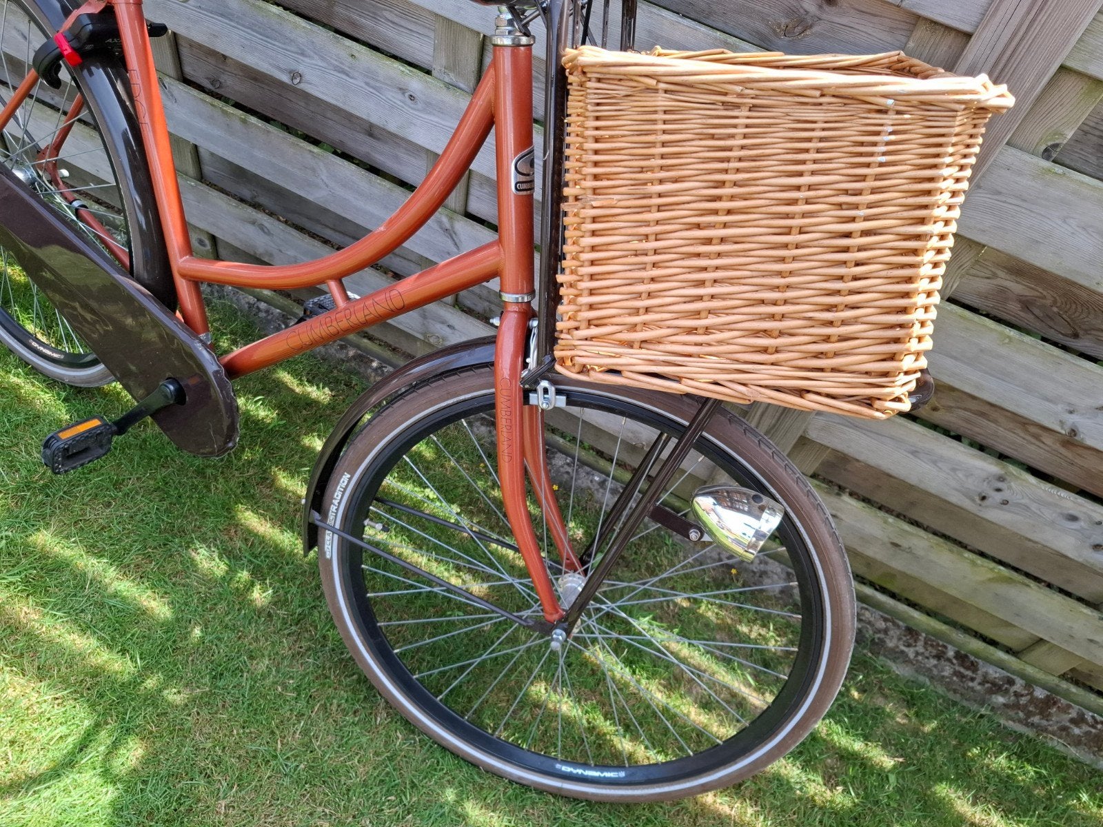 Fiets omafiets met mand 28 inch maat 53, Fietsen en Brommers, Fietsen | Dames | Omafietsen, Ophalen