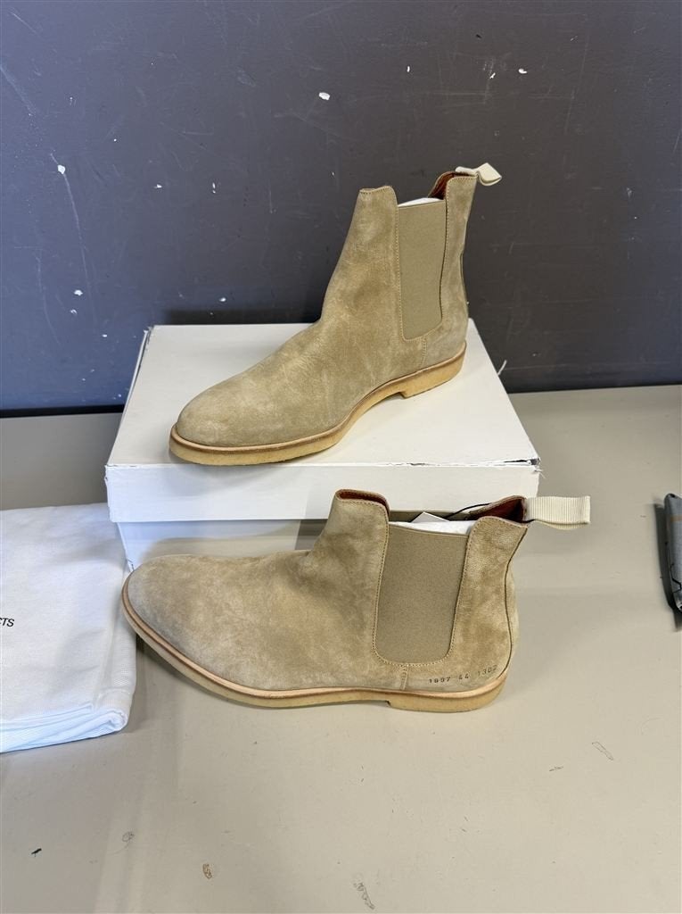 Laarzen - Common Projects - suede Chelsea boots maat 44, Vêtements | Hommes, Chaussures, Enlèvement ou Envoi, Neuf, Bottes