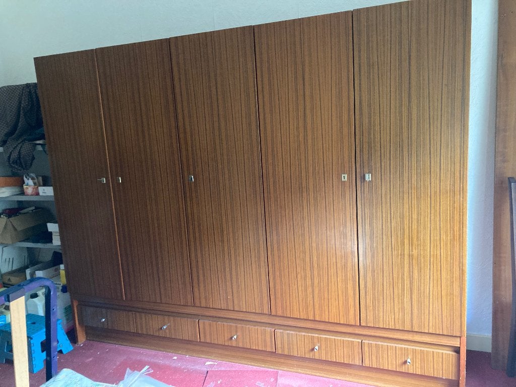 Kleerkast in goede staat, Huis en Inrichting, Kasten | Kleerkasten, Gebruikt, 200 cm of meer, Strak donkerhout 70ties, 150 tot 200 cm