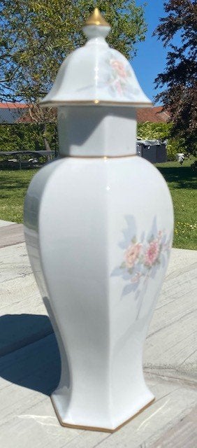 Elegante porseleinen dekselvaas, Ophalen