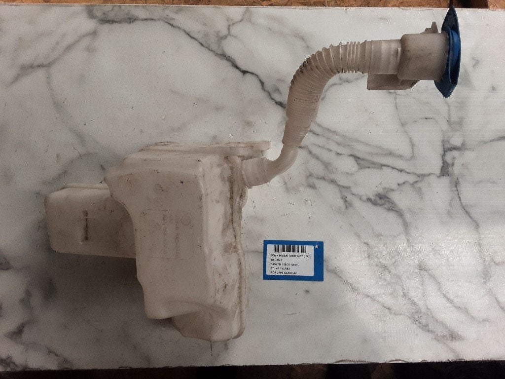 RUITENSPROEIERRESERVOIR VOOR Passat (3G2) (3Q0955453A), Gebruikt, Volkswagen, Volkswagen AG, Kundenbetreuung@volkswagen.de