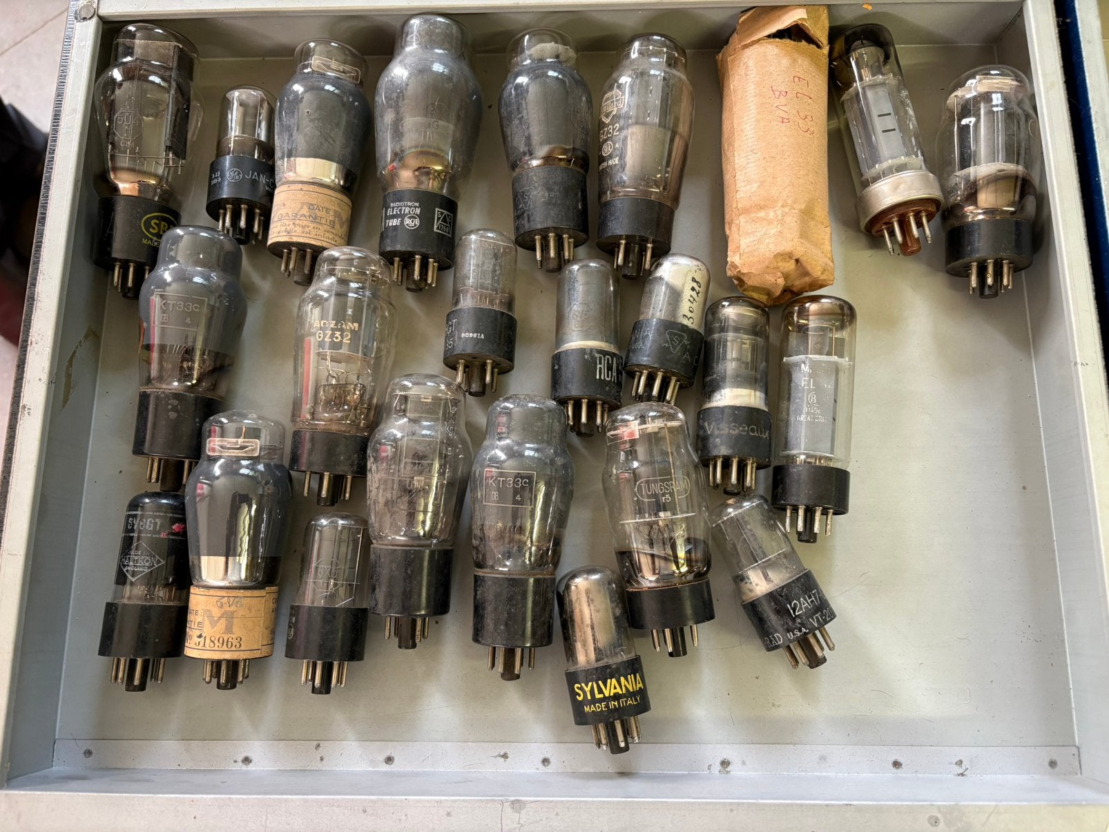 : Lot de 21 tubes / lampes – GZ32, KT33c, EL33, 5U4G, Enlèvement, Utilisé