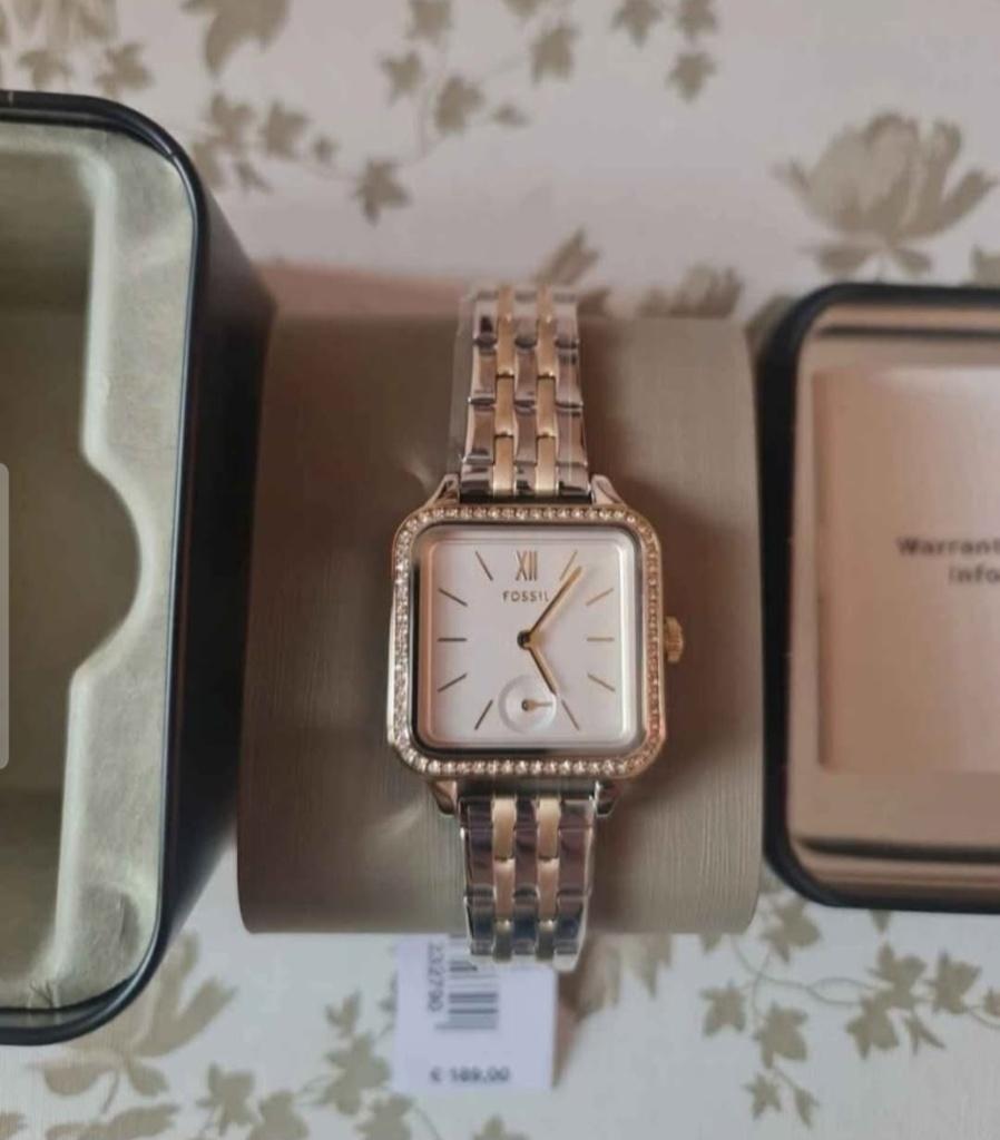 Prachtig 28 mm Fossil tweekleurig horloge - 100% authentiek, Handtassen en Accessoires, Horloges | Dames, Staal, Staal, Fossil