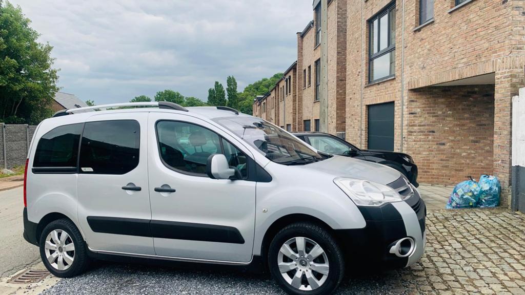 Citroën Berlingo XTR* 2012*1.6HDi* 92CV*A/C* 1erMain* Carnet, Auto's, Citroën, Euro 5, Monovolume, 4 cilinders, 1600 cc