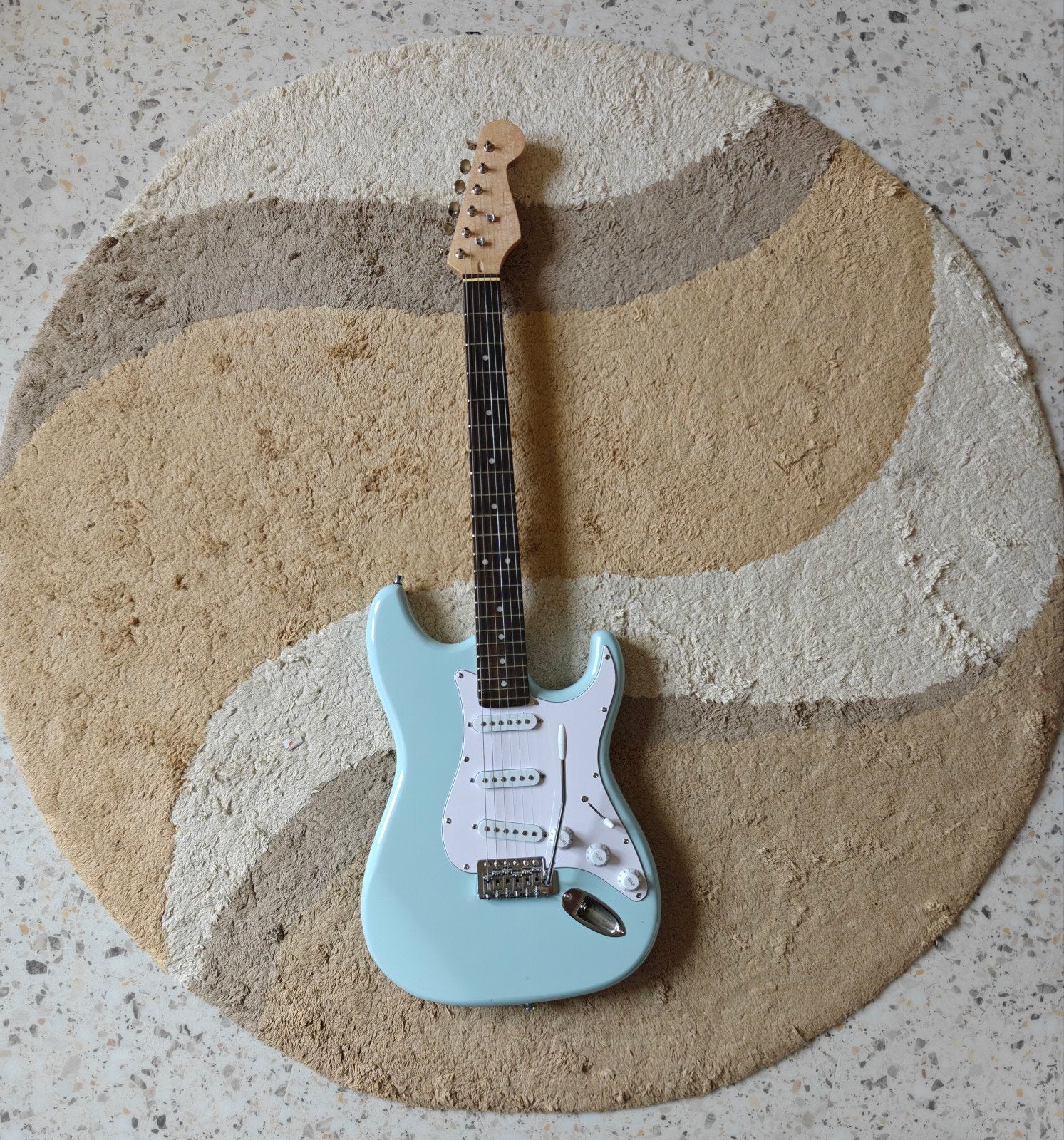 Leuke Stratocaster, Muziek en Instrumenten, Snaarinstrumenten | Gitaren | Elektrisch, Ophalen of Verzenden