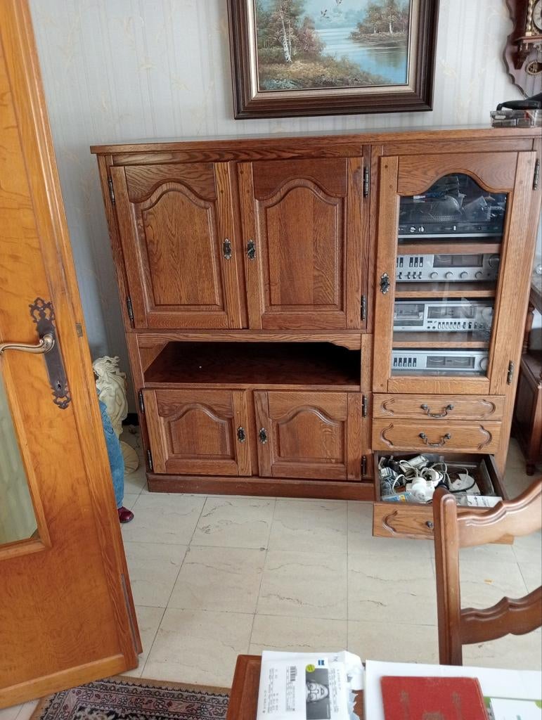 Armoire avec espace pour chaîne stéréo, Enlèvement
