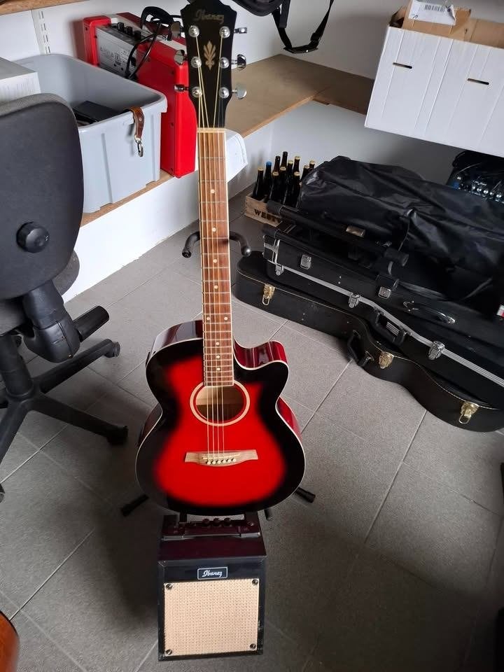 akoestische Ibanez gitaar + versterker, Muziek en Instrumenten, Ophalen, Gebruikt, Western- of Steelstringgitaar, Met (piezo-)element