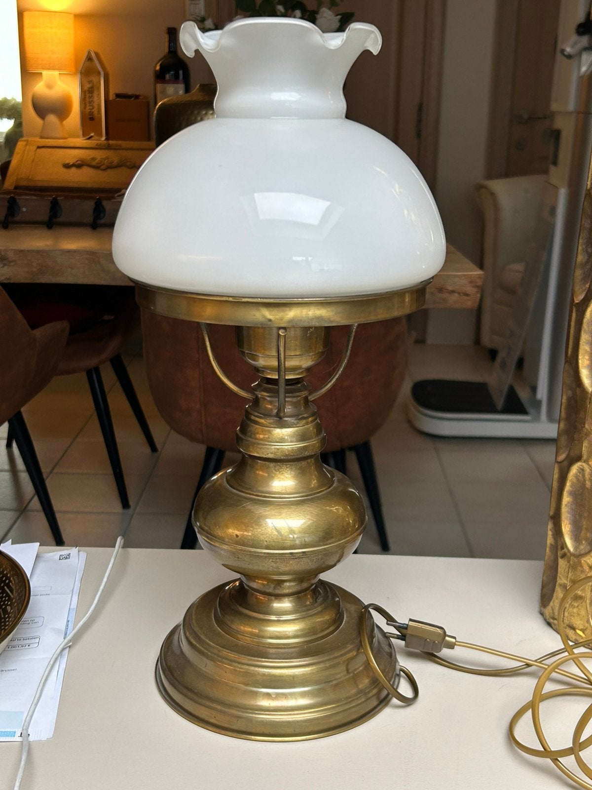 Vintage messing tafellamp met opaline glazen kap – 47 cm, Antiek en Kunst, Ophalen