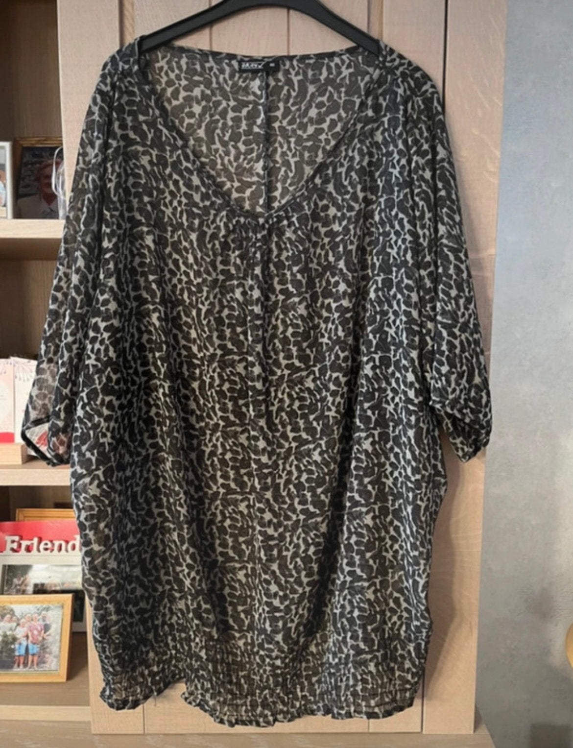 Losse blouse okay valt groter eerder 44, Ophalen of Verzenden, Zo goed als nieuw