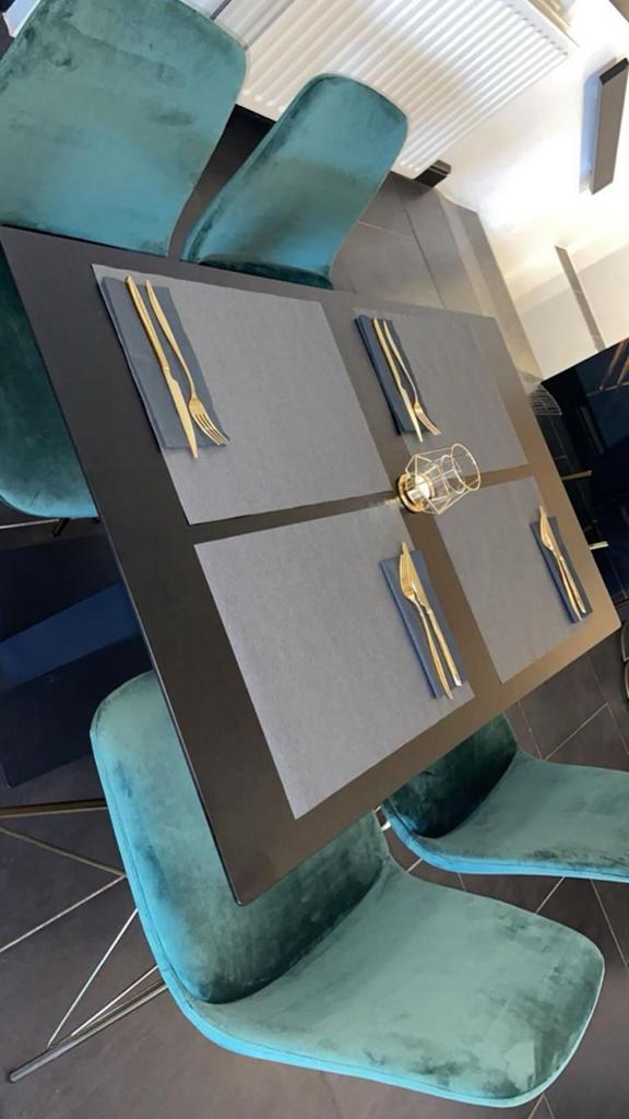 Eettafel met stoelen, Ophalen, Gebruikt, Vier personen, Rechthoekig