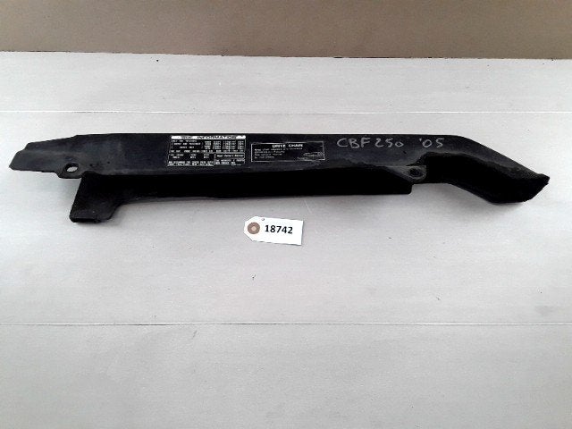 CBF250 2004 - 2012 Honda Kettingcover D1-35336