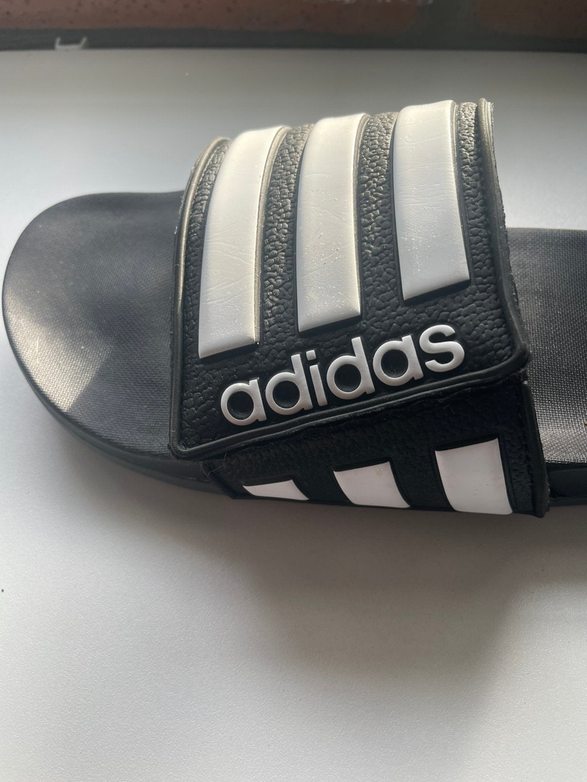 Adidas badslippers – maat 46, Kleding | Heren, Schoenen, Ophalen, Zo goed als nieuw