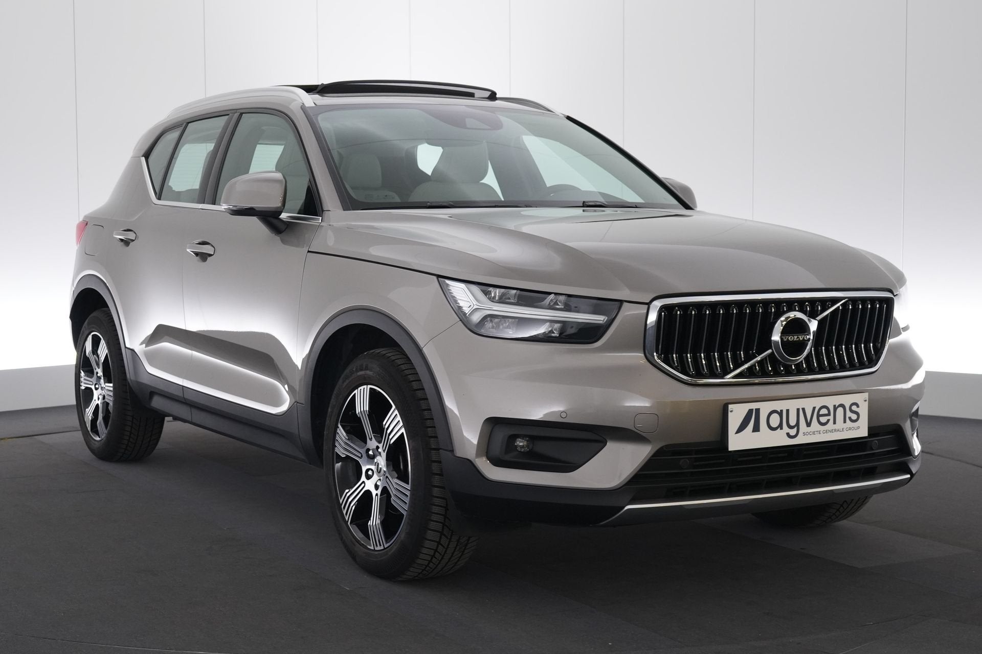 (1YAY845) VOLVO XC40, Auto's, https://public.car-pass.be/vhr/b8dde824-1127-4521-9cc3-dd2540d3b10e, Gebruikt, Euro 6, Overige kleuren