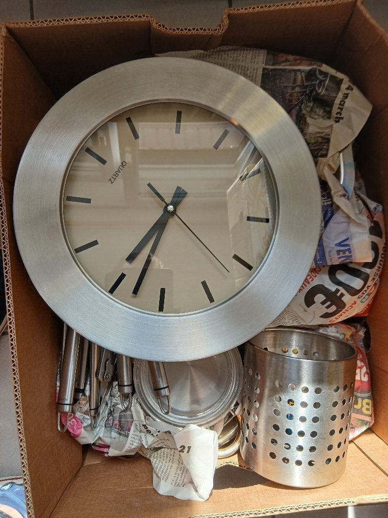 29 CAISSES A BANANE BROCANTE objet tout de sortes, Enlèvement, Utilisé