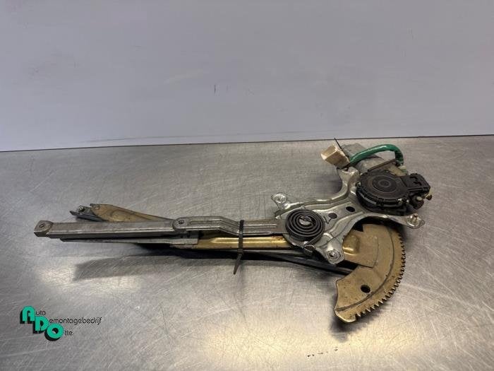 Mécanique vitre 4portes avant gauche d'un Toyota Corolla (C, -, 3 mois de garantie, Toyota, Utilisé