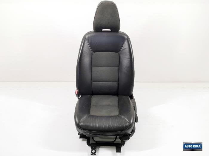 Siège gauche d'un Volvo V70, -, 3 mois de garantie, -, -