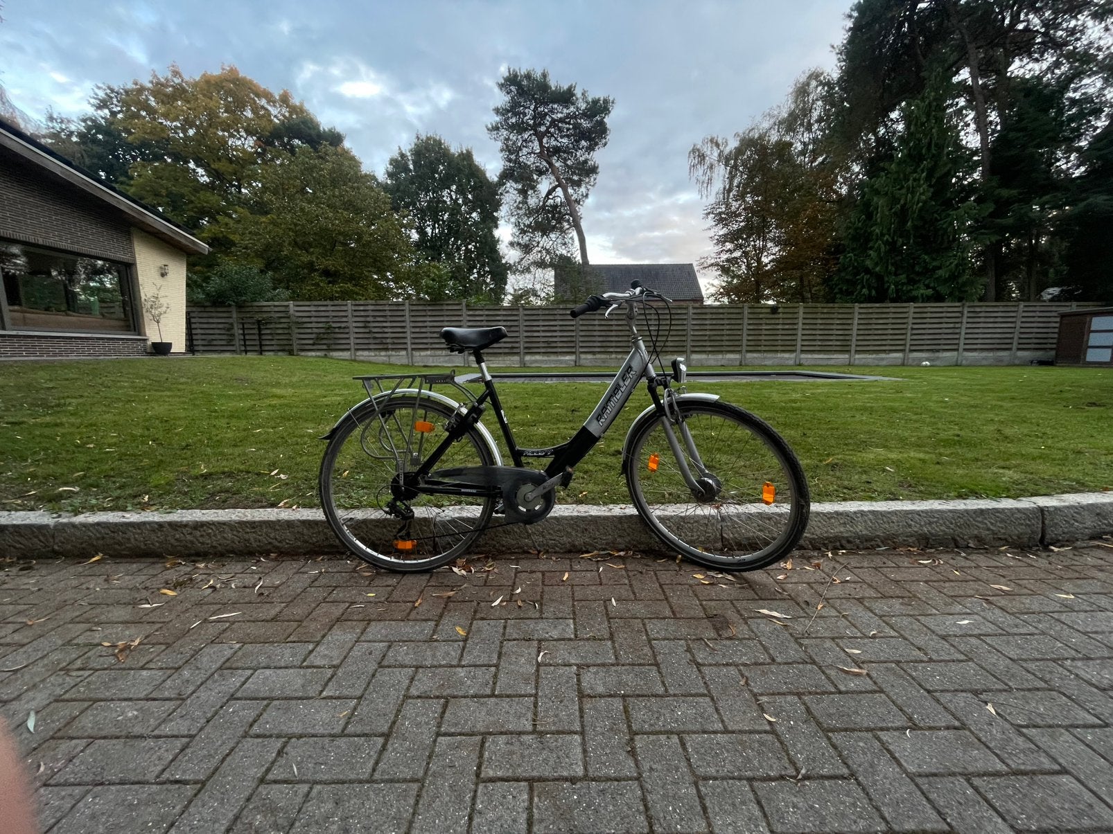 Raleigh stadsfiets – zwart/zilver, Fietsen en Brommers, Ophalen, Gebruikt, Aluminium