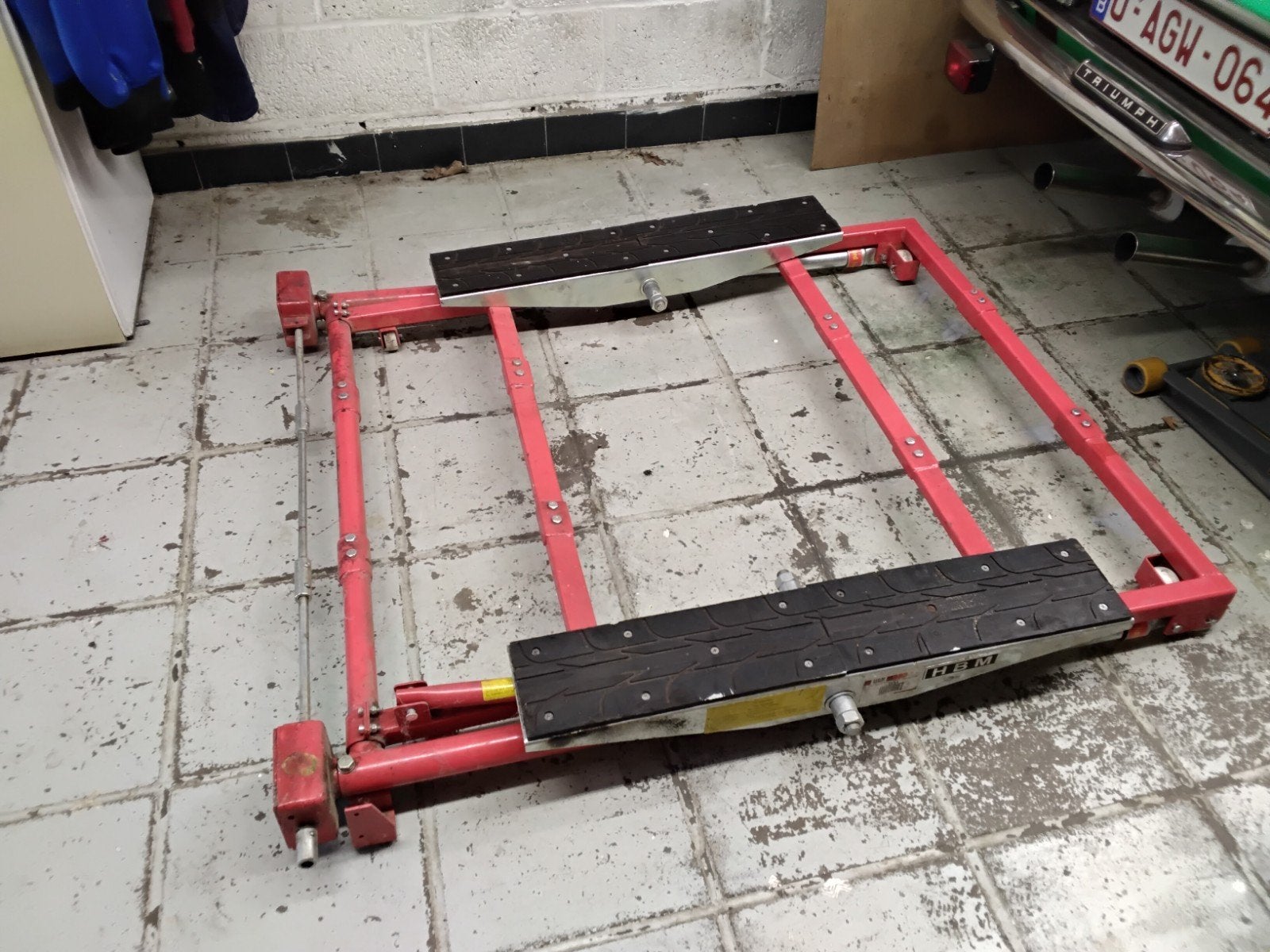 Autolift 1500kg. Kan 600mm hoog, kantelbaar, Ophalen