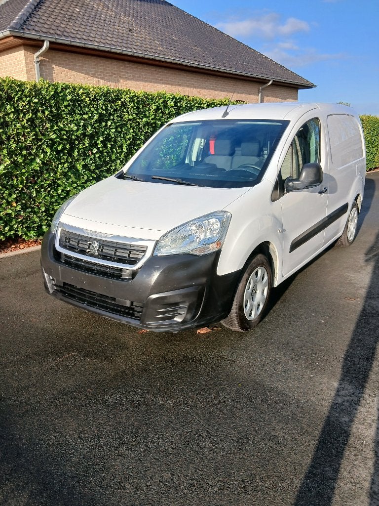 peugeot partner   2019   78500km 3plaatsen, Dealer onderhouden, Stof, Euro 6, 4 cilinders