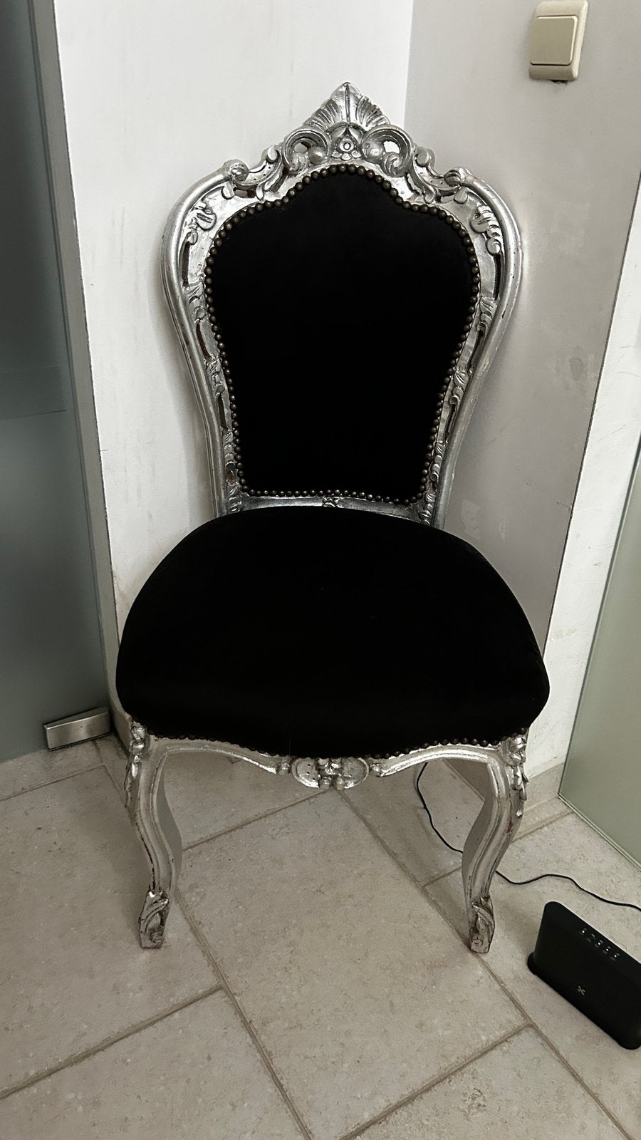 Grand fauteuil baroque rococo en veloursin et bois argenté, Enlèvement, Argent