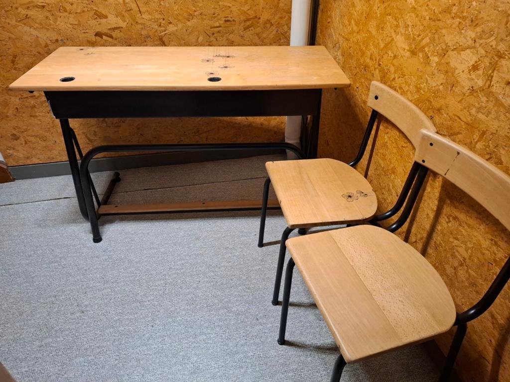 Bureau d'écolier décoratif, Enlèvement, Bureau d'écolier