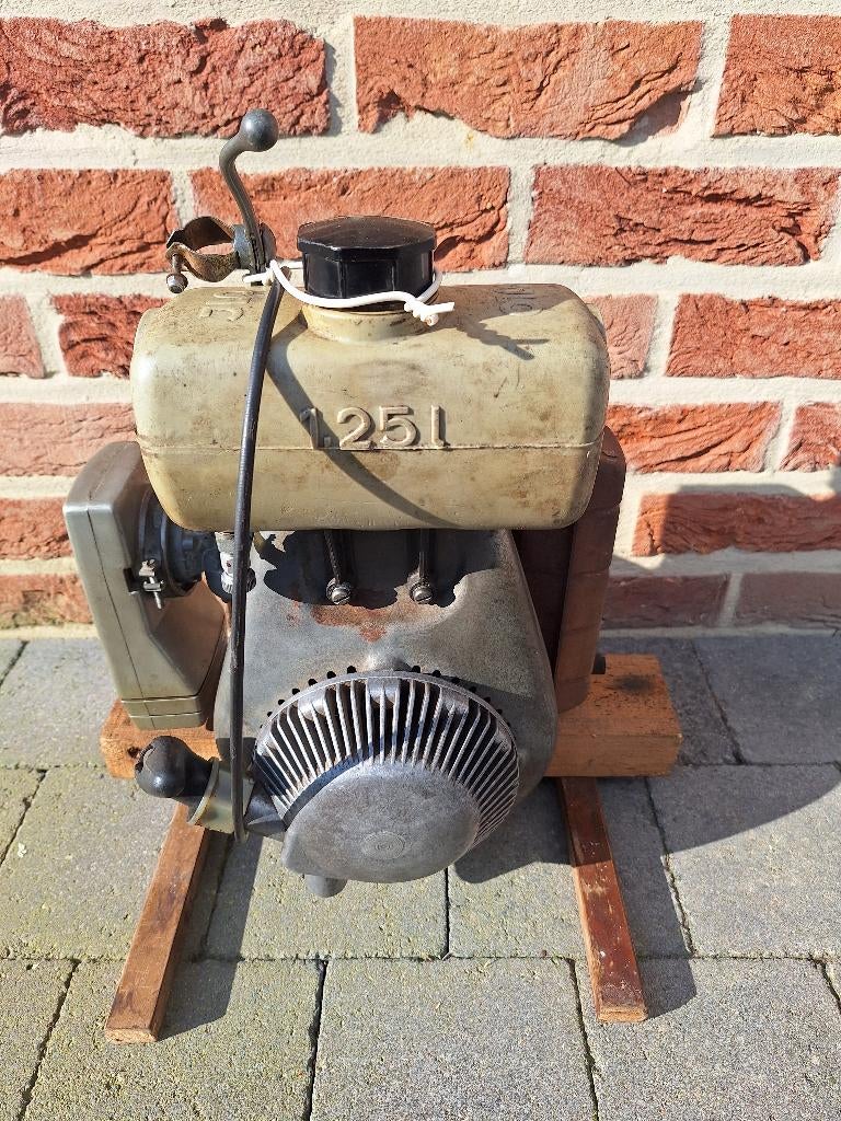 Moteur stationnaire 2 temps JLO L77L, Enlèvement, Utilisé, Moteur à essence, 1800 tpm ou plus
