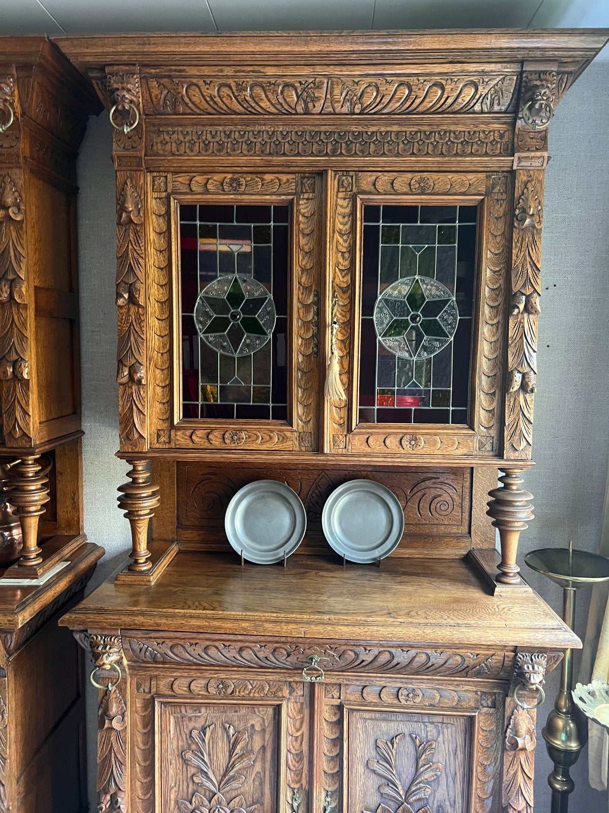 2 of 1 Antieke Mechelse Eiken Buffetkasten met Glas-in-Lood, Ophalen