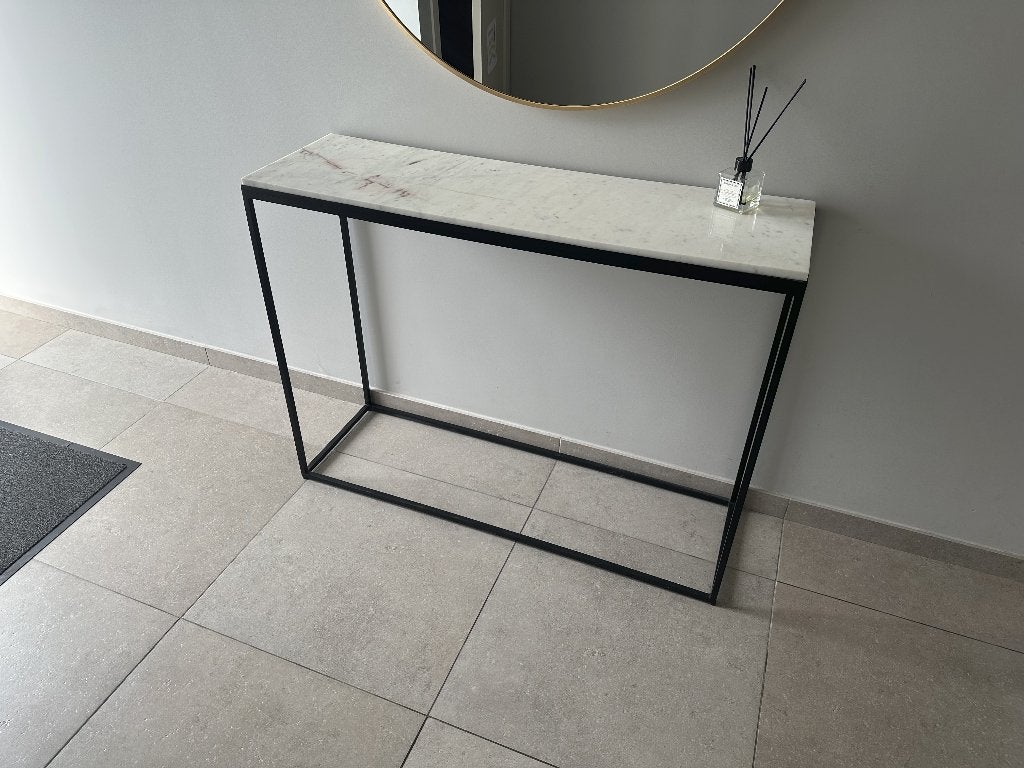 Marmer bijzettafel met zwart ijzeren frame uitstekende staat, Huis en Inrichting, Ophalen, Overige materialen, Zo goed als nieuw