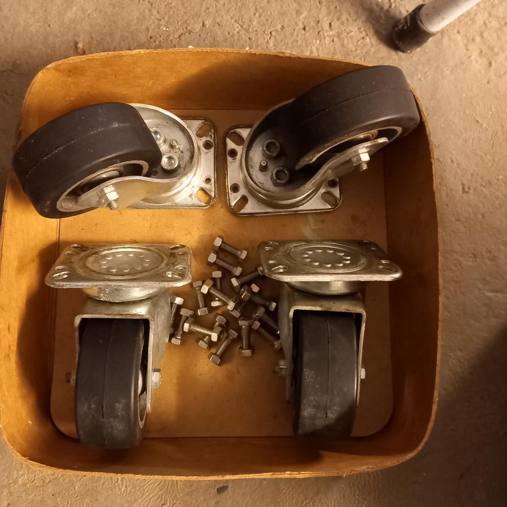 Roulettes pivotante avec graisseur., Enlèvement