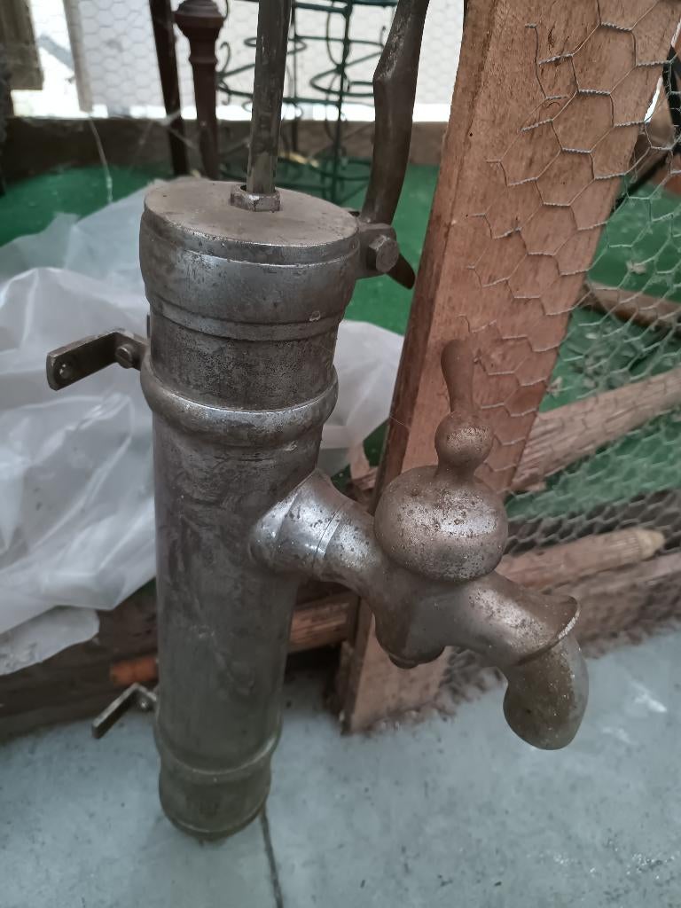 Oude waterpomp, Antiek en Kunst, Ophalen