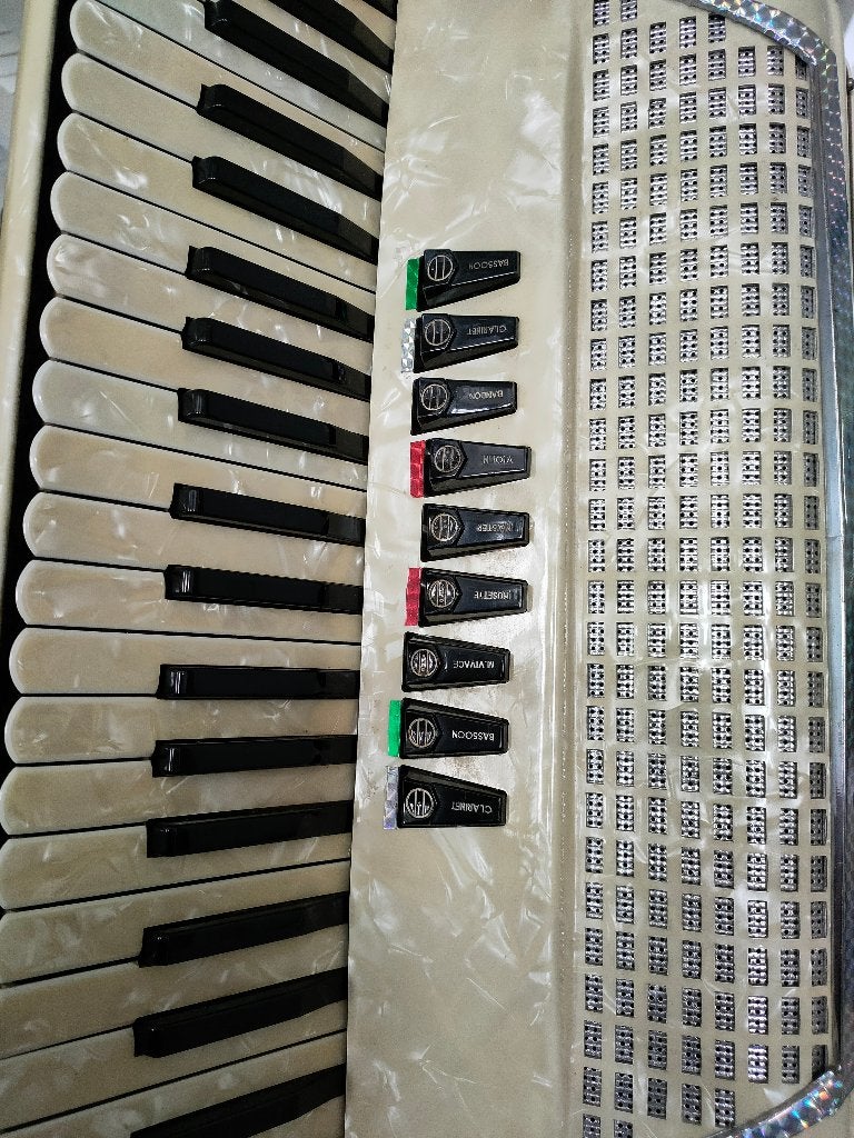 accordeon, Muziek en Instrumenten, Gebruikt, Met riemen, Toetsaccordeon, 120-bas