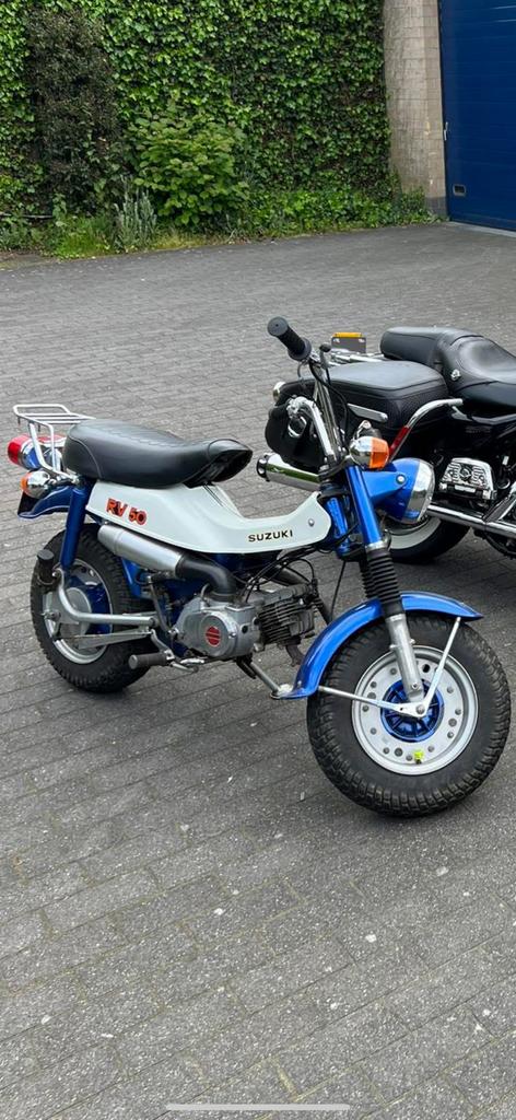 Suzuki RV 50 in prima staat met nog 2 nieuwe banden bij!, Motoren, Motoren | Suzuki, Particulier